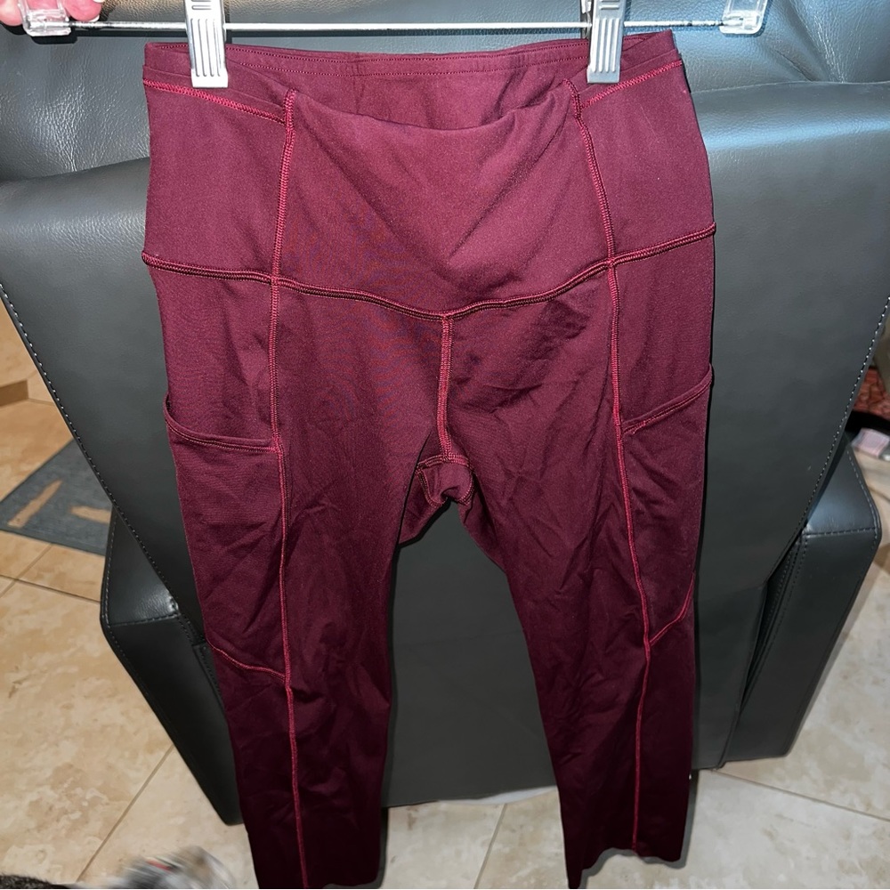 Lululemon, calf length tights, size 4, burgundy